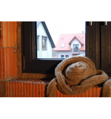 Isolena - uszczelka wokółokienna z wełny owczej Sealit