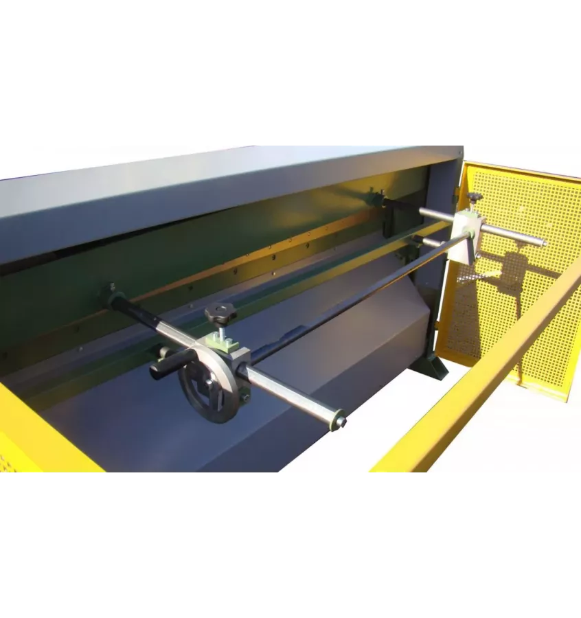 Mazanek - mechanická gilotina GM 2000 / 1,5