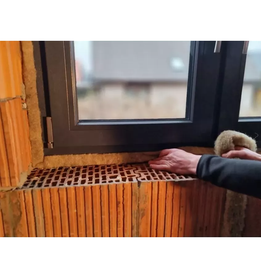 Isolena - uszczelka wokółokienna z wełny owczej Sealit