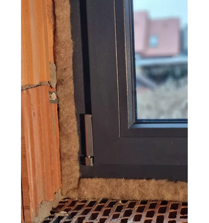 Isolena - uszczelka wokółokienna z wełny owczej Sealit