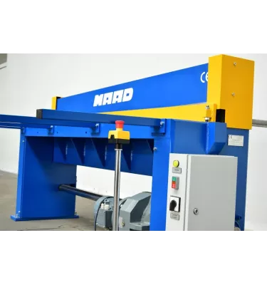 Maad - gilotyna mechaniczna NGM - 2500/1,5