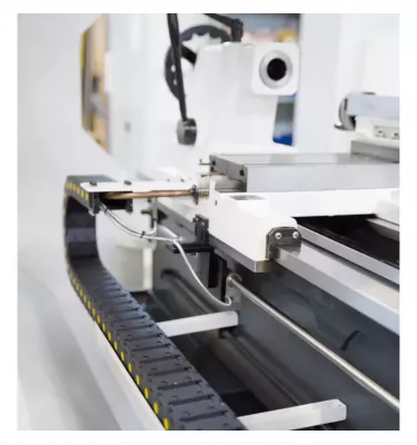 Optimum - precyzyjna tokarka do prowadnic i dyszli OPTIturn TH 4620D (3462130)